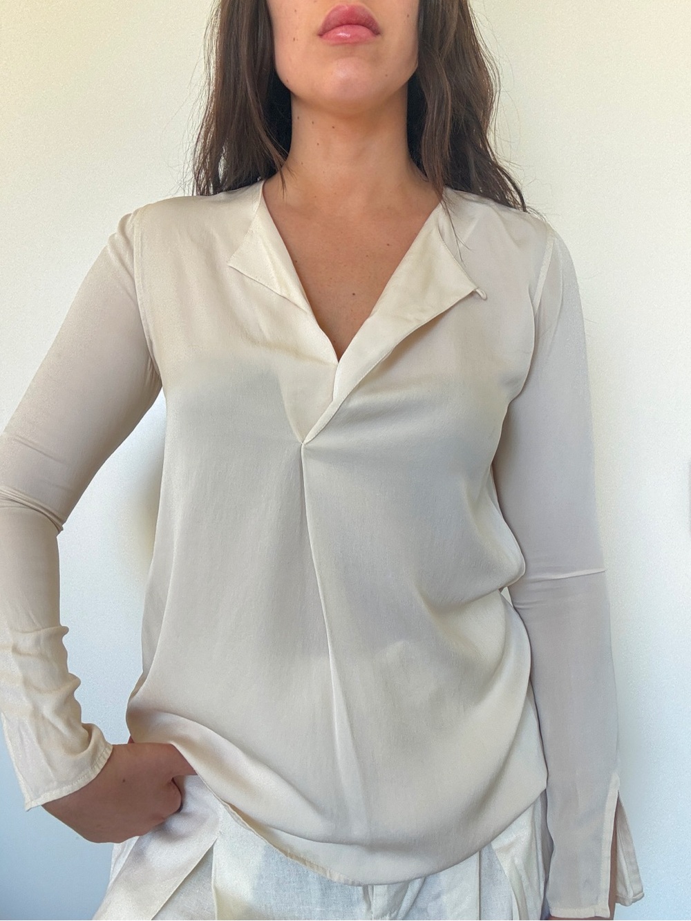 Theory Cream Silk V-Neck Blouse Minimalist Workwear Long Sleeve Top